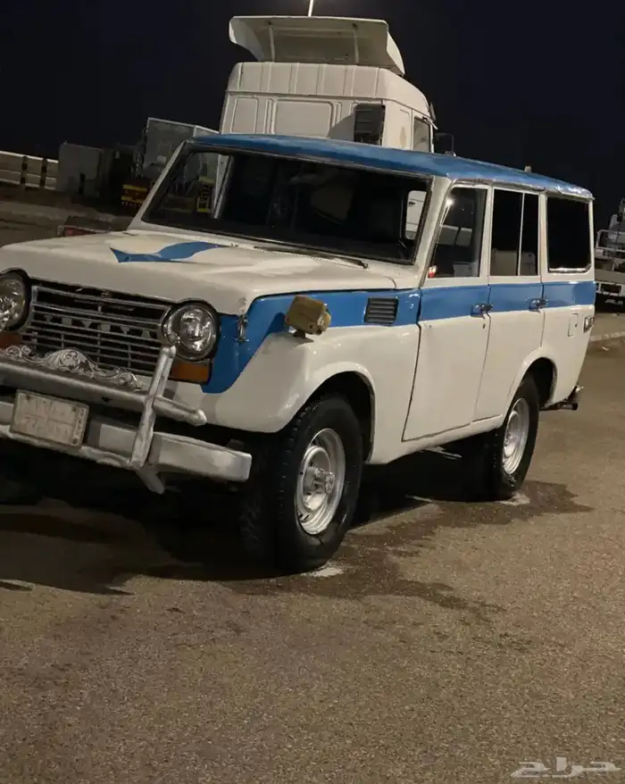 السلام عليكم عندي جيب الموديل1979 0