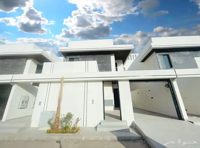 للبيع دور ودرج داخلي و شقتين حي البيان مساحة 360 خلف ماك 0