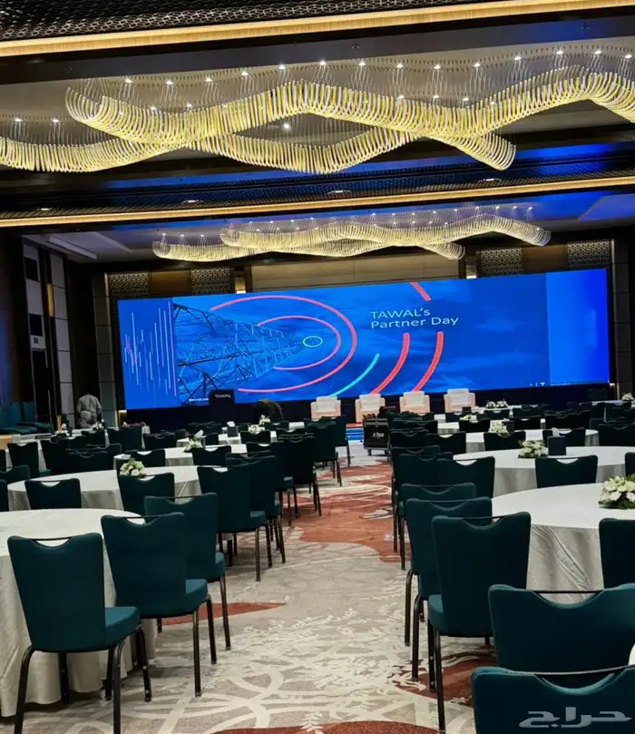 تأجير شاشات واضائات وصوت وستيج 11