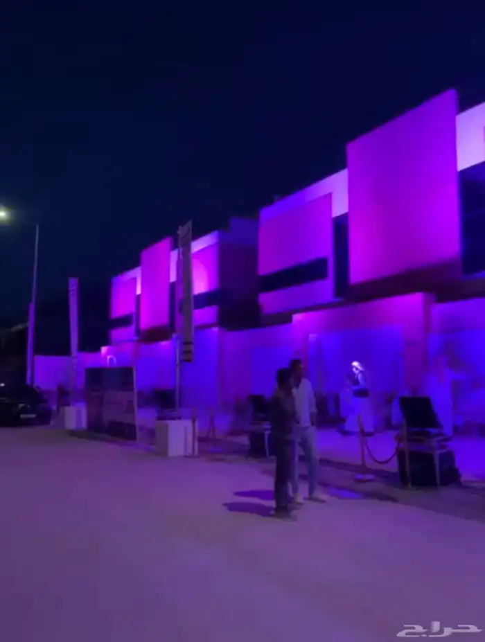 تأجير شاشات واضائات وصوت وستيج 54