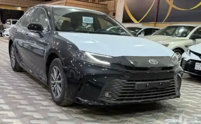 كامري E موديل 2025 بنزين اصفار 1