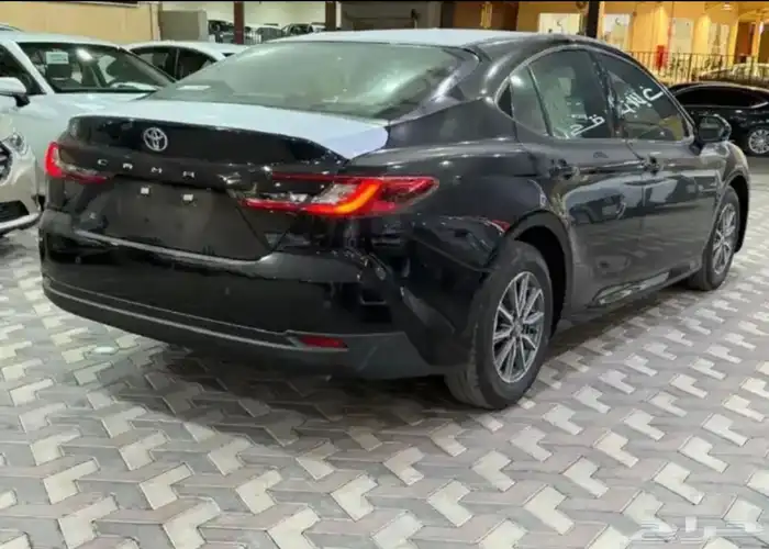 كامري E موديل 2025 بنزين اصفار 3