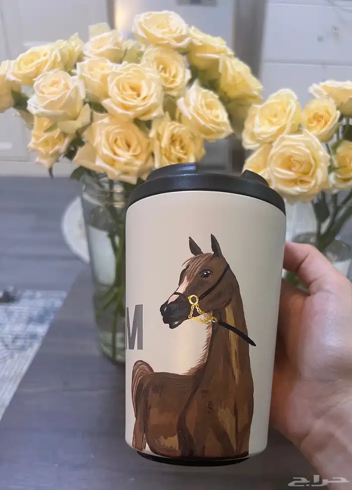 كوب هاف مليون مرسوم يدويا. 0