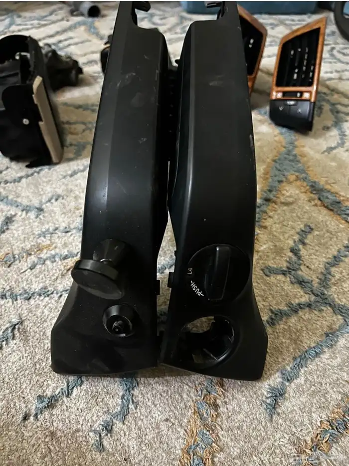 دركسون ( طاره ) وديكورات داخلية لاندكروزر 2015 GXR 5