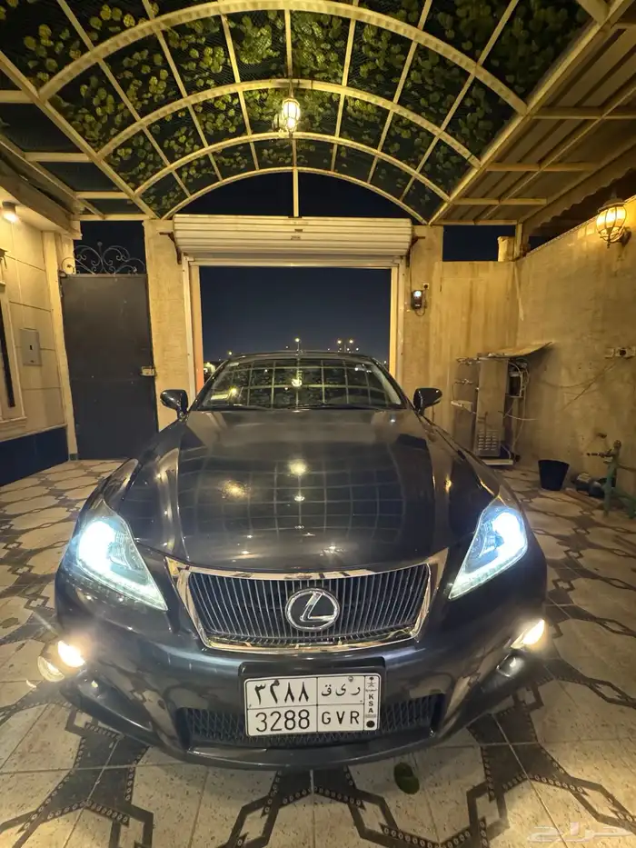 لكزس is 350c كشف اعلى فئة 2011 1