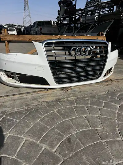 صدام وشبك اودي A8 2014 0