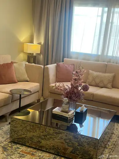 طاولة وسط من ابيات index