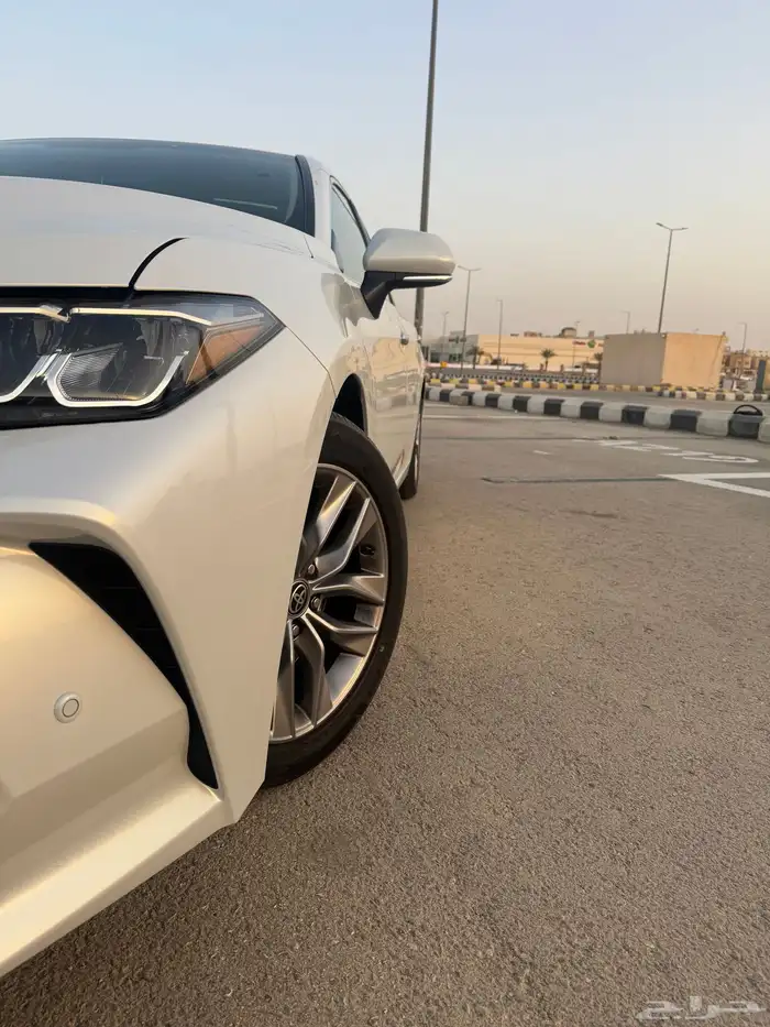 للبيع أفالون وأرد عبداللطيف جميل فئة XLE 12