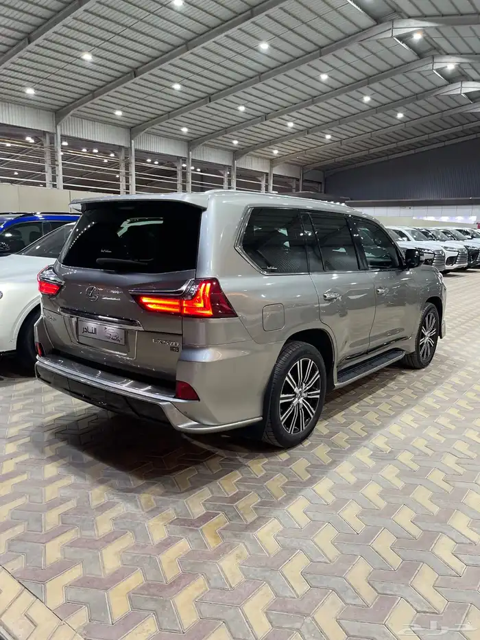 لكزس Lx570s سعودي 2018 صيانات وكاله 4