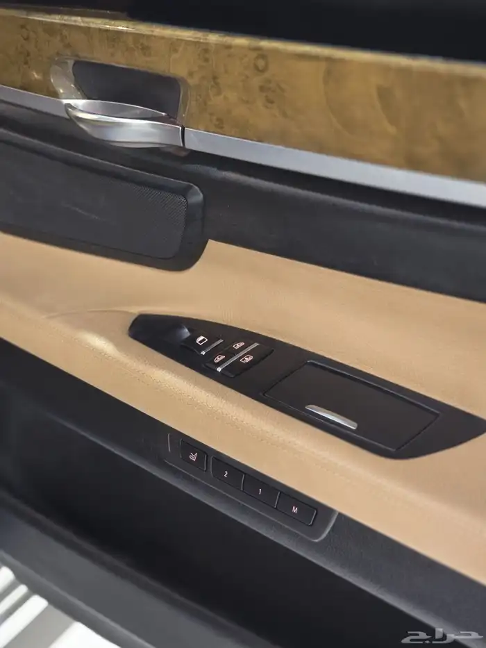 بي ام دبليو 750Li موديل 2012 بحالة ممتازة 11
