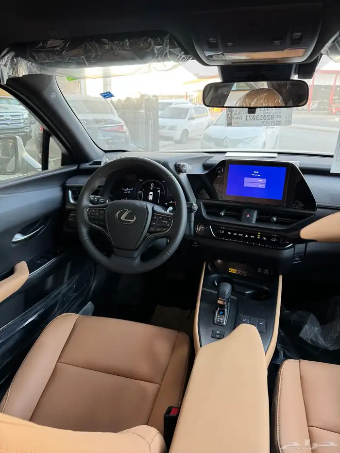 لكزس UX300 فئة AH هايبرد 2024 6