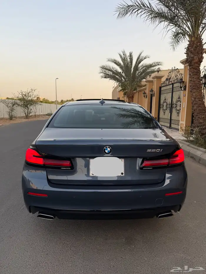 bmw520 فل بريميوم موديل 2023 بحالة الجديد عداد (46000) 4