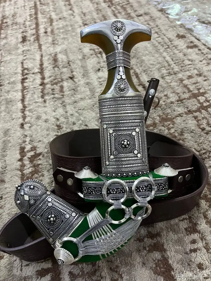 للبيع جنبيه جديده لم تستخدم فضه حد 1400ريال 0