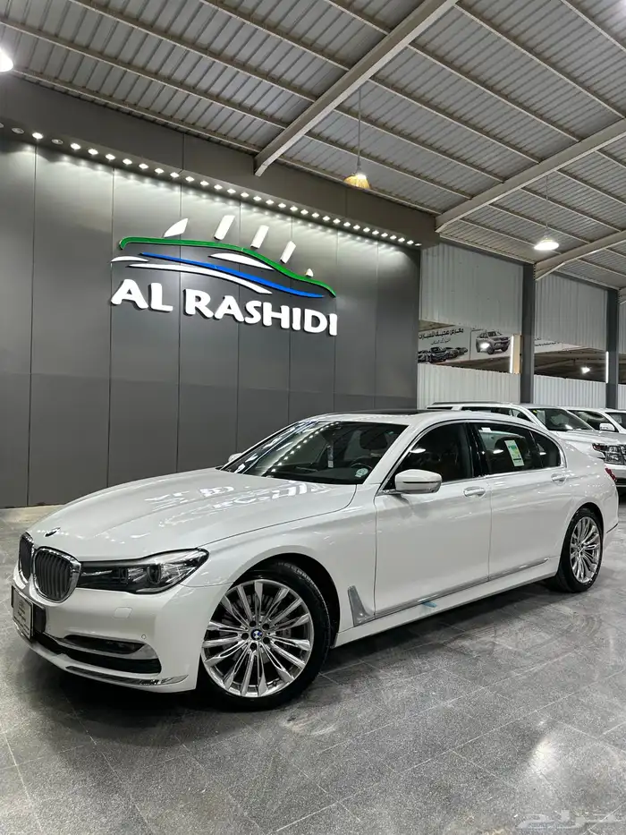 بي ام دبليو 2018 فل كامل li730 لدى معرض الرشيدي) 0