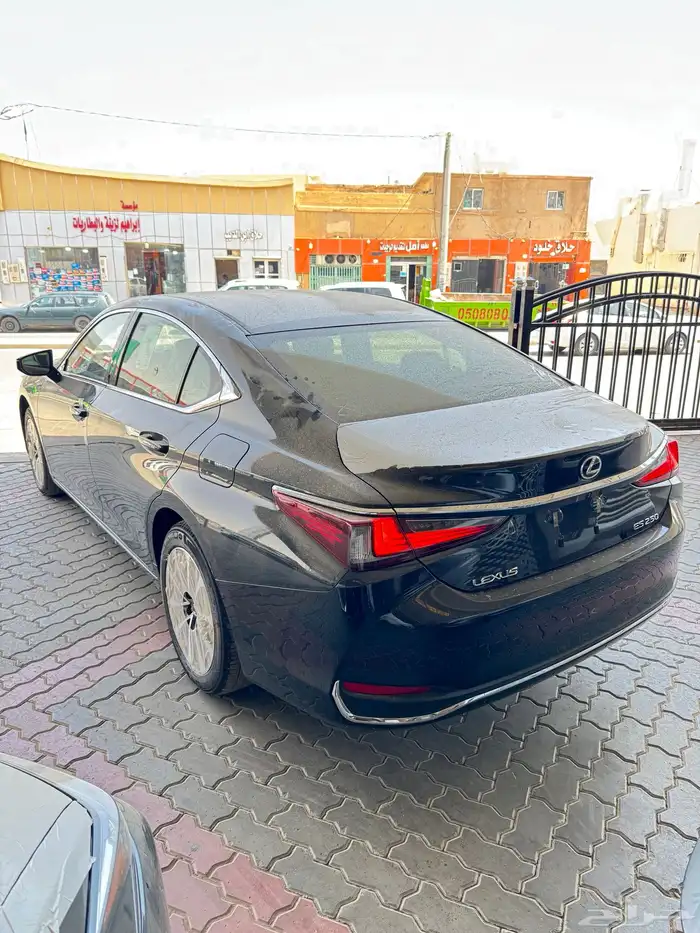 لكزس ES250 فئة AA بنزين 2025 3