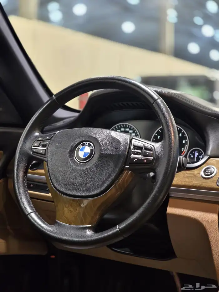 بي ام دبليو 750Li موديل 2012 بحالة ممتازة 13