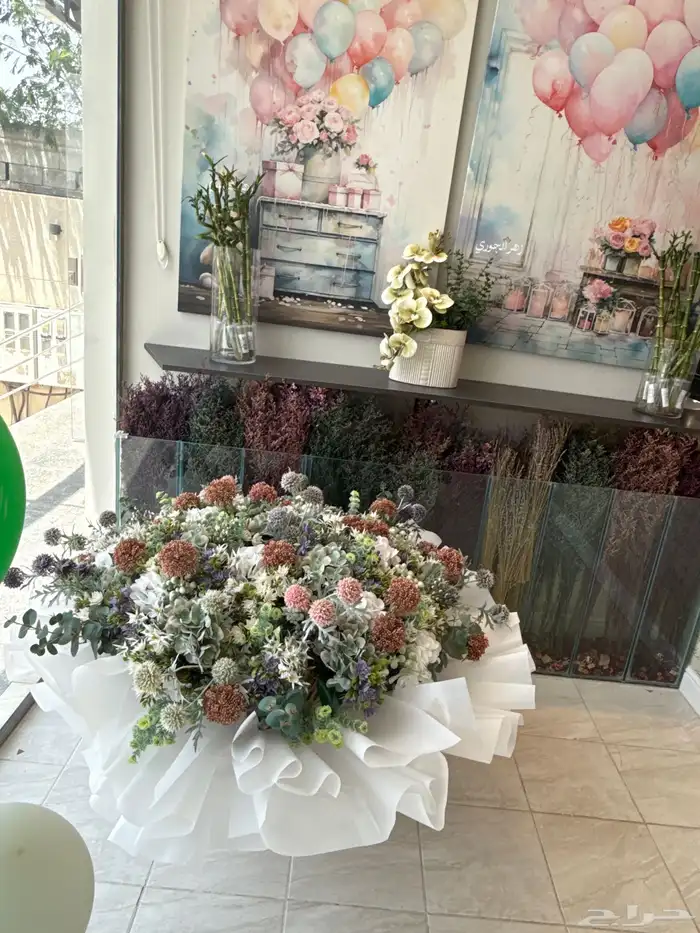 باقة عملاقة مكونة من 250 وردة صناعية 0