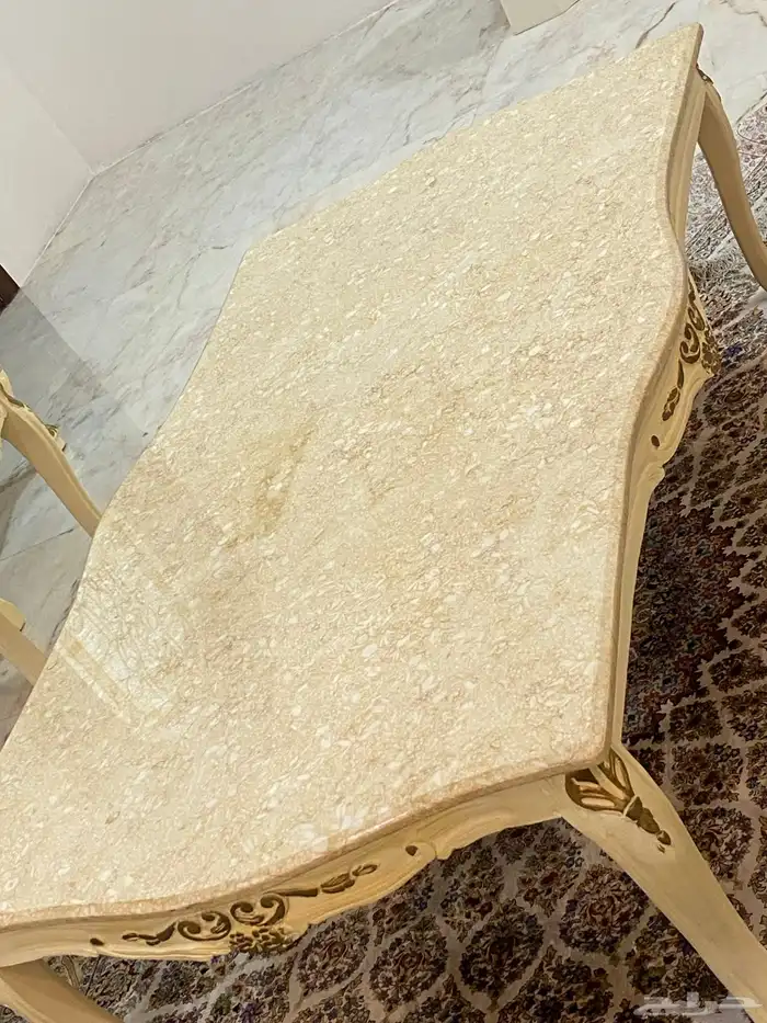 طاولة كبيره 6 طاولات خدمه 2 طاولة زاوية و5 كنب و2 كنب نفر 0