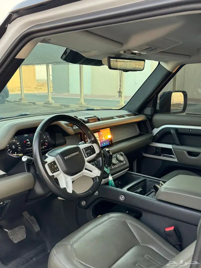 دفيندر p400 باب واحد موديل 2022 بحالة نادره -وارد الكويت 5
