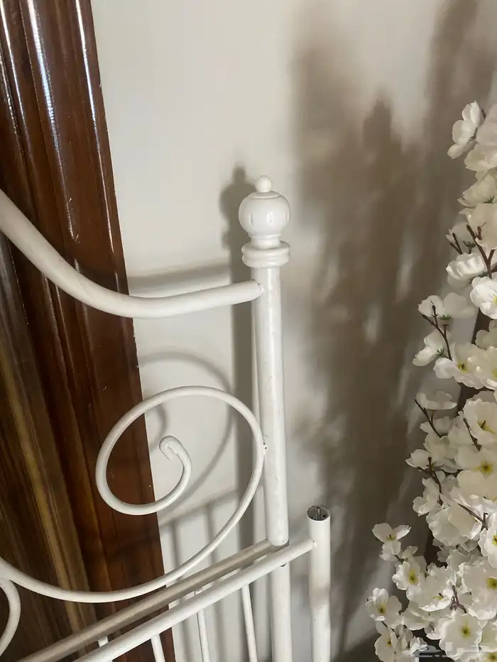 سرير من ايكيا واضح لكم بالصوره 3