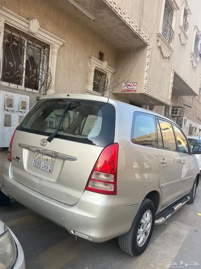 انوفا موديل 2007تمشي 240الف قير اتوميتك بدون صدمات بعع رش 6