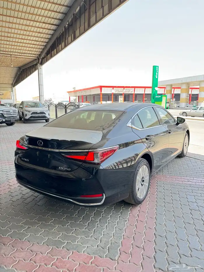 لكزس ES250 فئة AA بنزين 2025 2