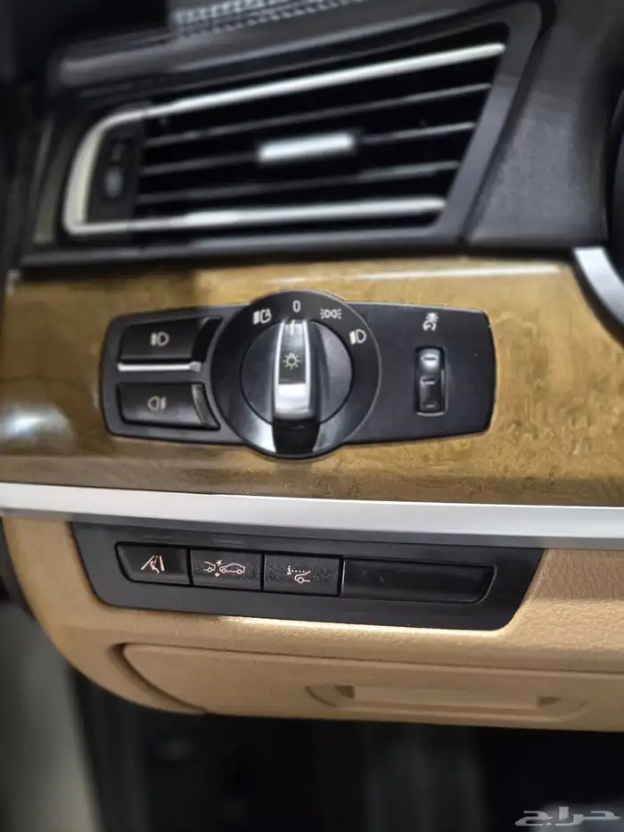 بي ام دبليو 750Li موديل 2012 بحالة ممتازة 22