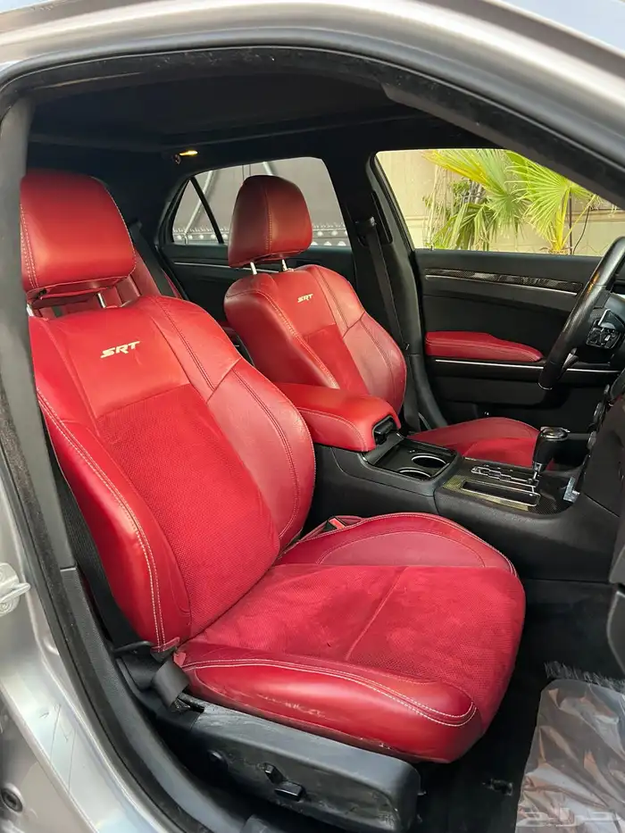 للبيع كرايزلر (( 2014 SRT )) نظيف جدا 23