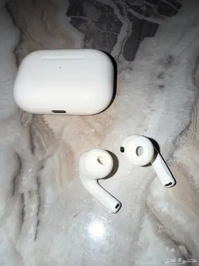 سماعات آبل AirPods Pro (الجيل الأول) مع علبة شحن Lightning index