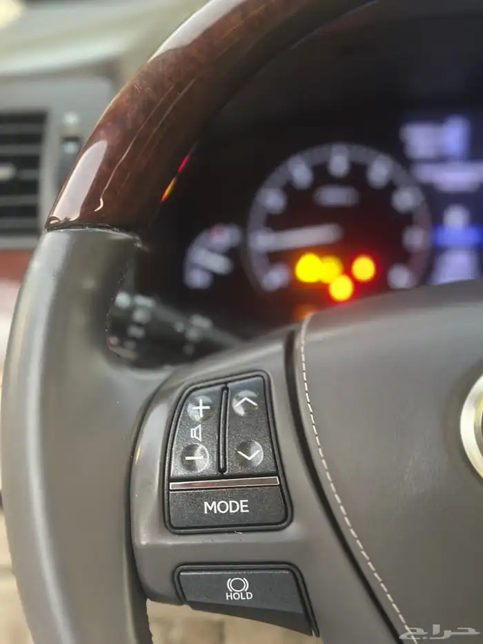 لكزس LS460 موديل 2014 سعودي فل لارج 36