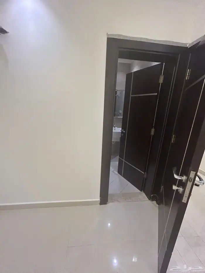 شقة مميزة في حي السلامة 8