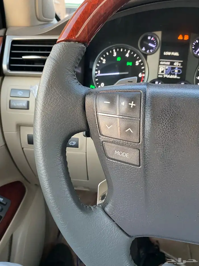 لكزس LX570 2014 DD فل كامل 36
