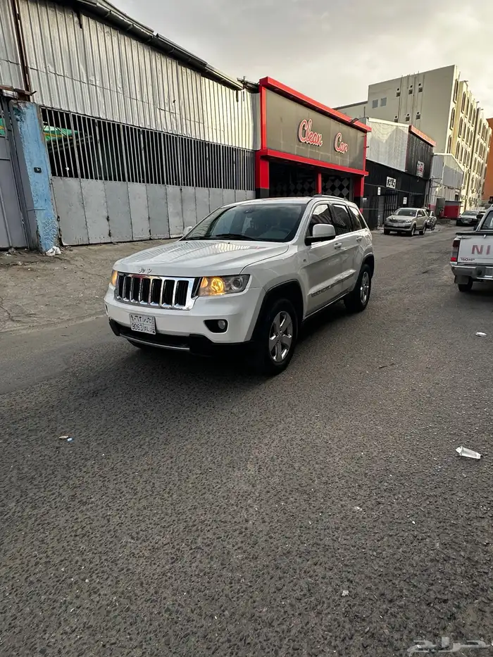 جيب شروكي مديل 2011 1