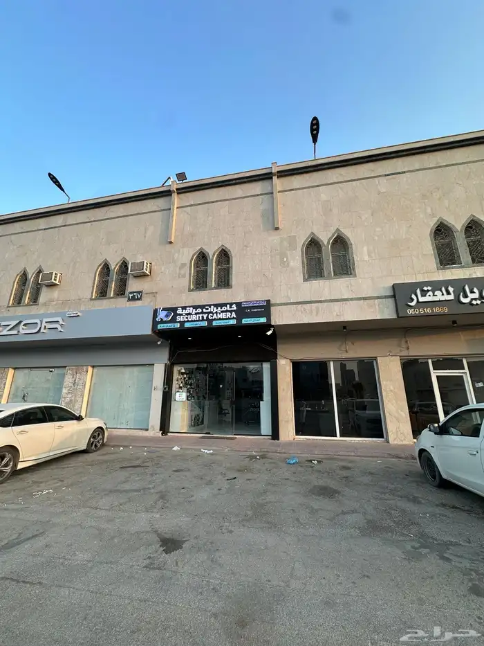 محل فتحتين للايجار بالملقا طريق الامام سعود بن فيصل 0
