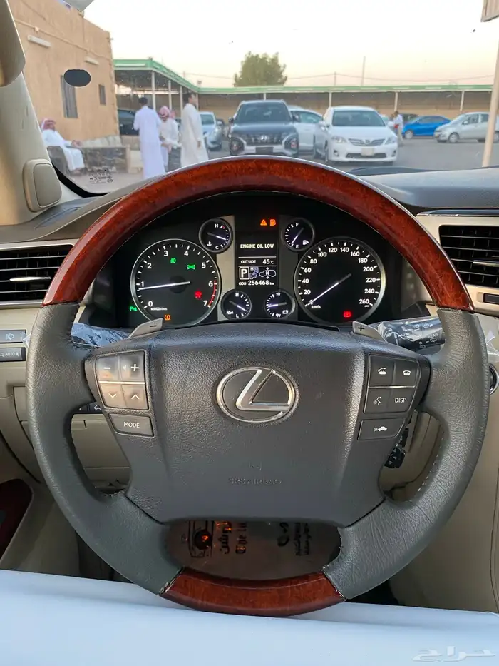 لكزس LX570 2014 DD فل كامل 33