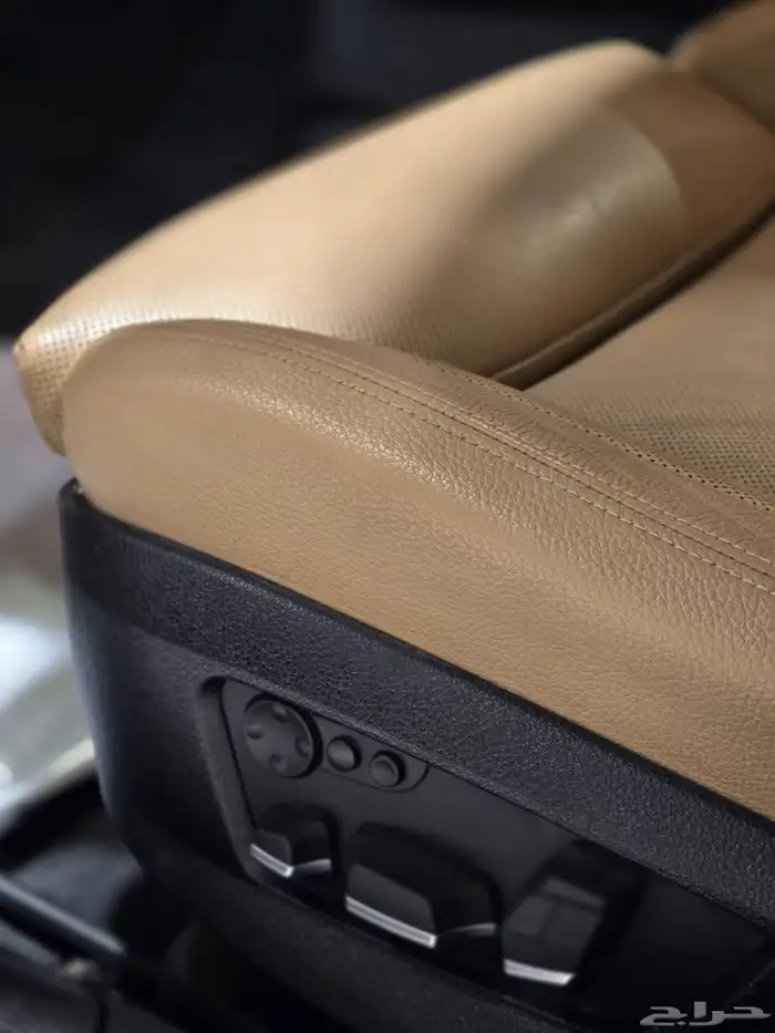 بي ام دبليو 750Li موديل 2012 بحالة ممتازة 20