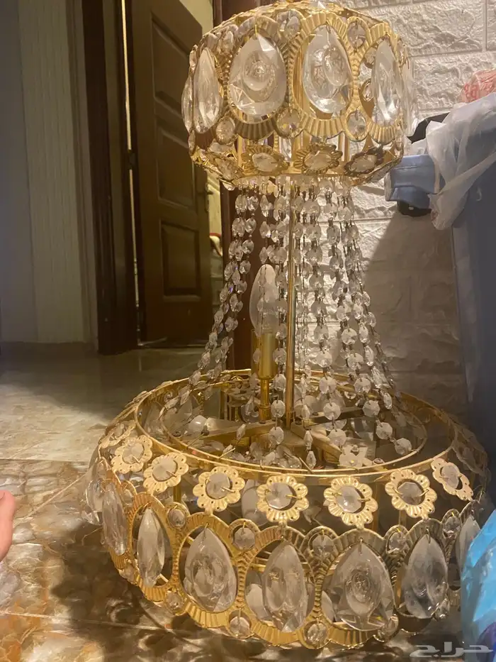 ثريا نجف للبيع المستعجل كرستال 4