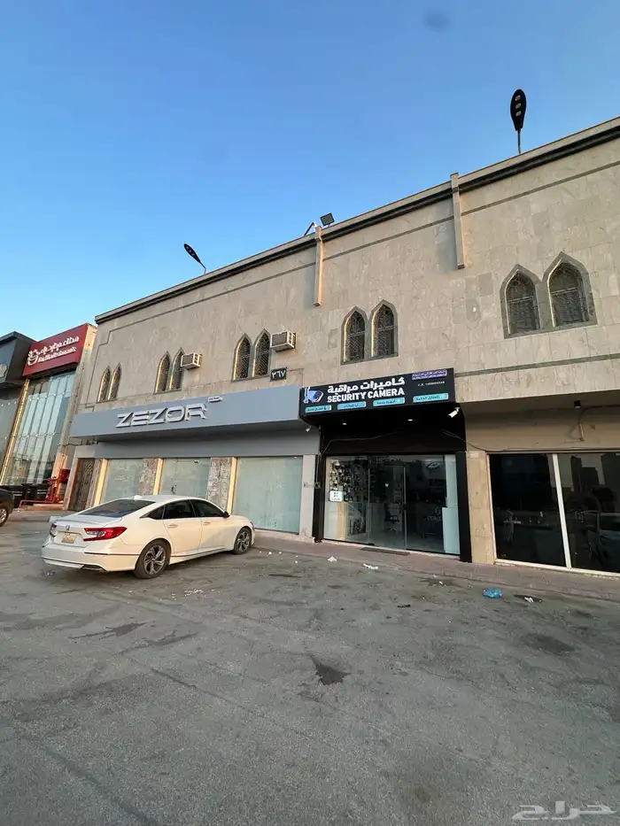 محل فتحتين للايجار بالملقا طريق الامام سعود بن فيصل 1