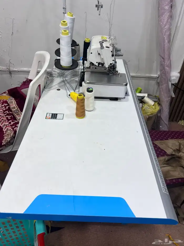 للبيع معدات ومكن خياطه 4