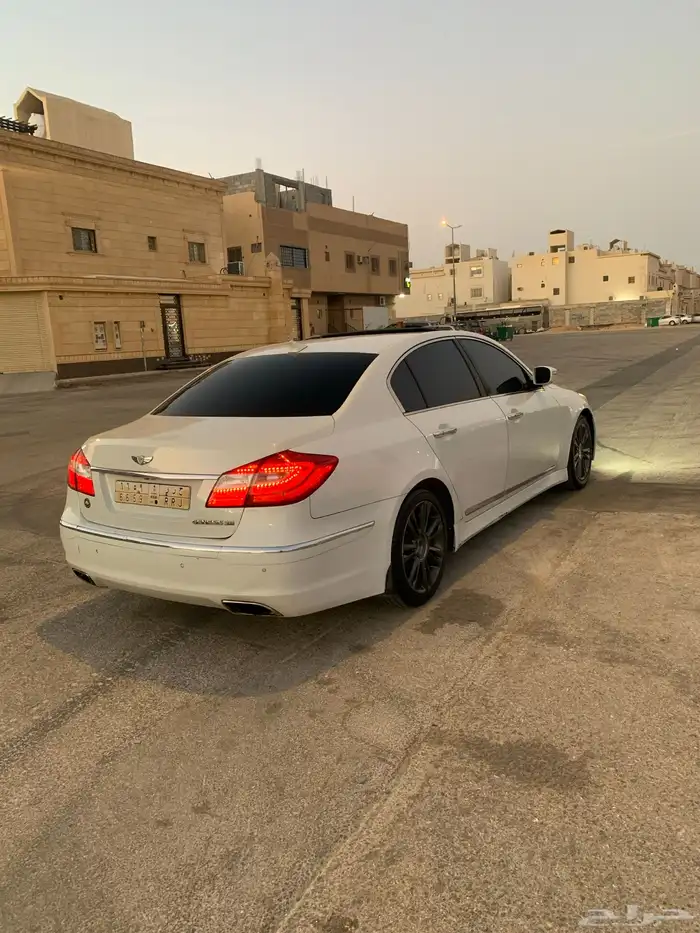 جينيسس 2014 اللون ابيض 1