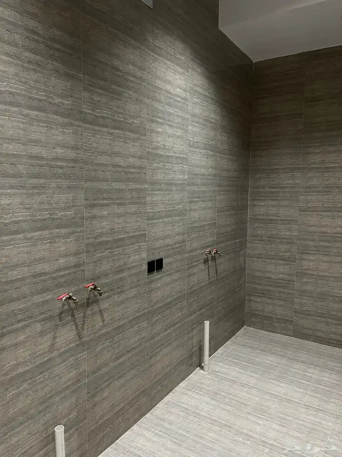 فيلا للبيع شارعين بحي المهدية في التقاطع الاول تصميم فاخر 16