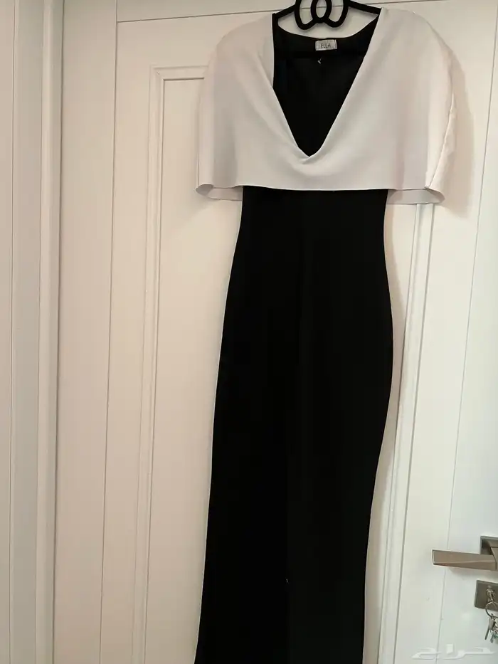 فساتين استخدام جدا  قليل ونظيف   من مواقع معروفه الواحد 60 1