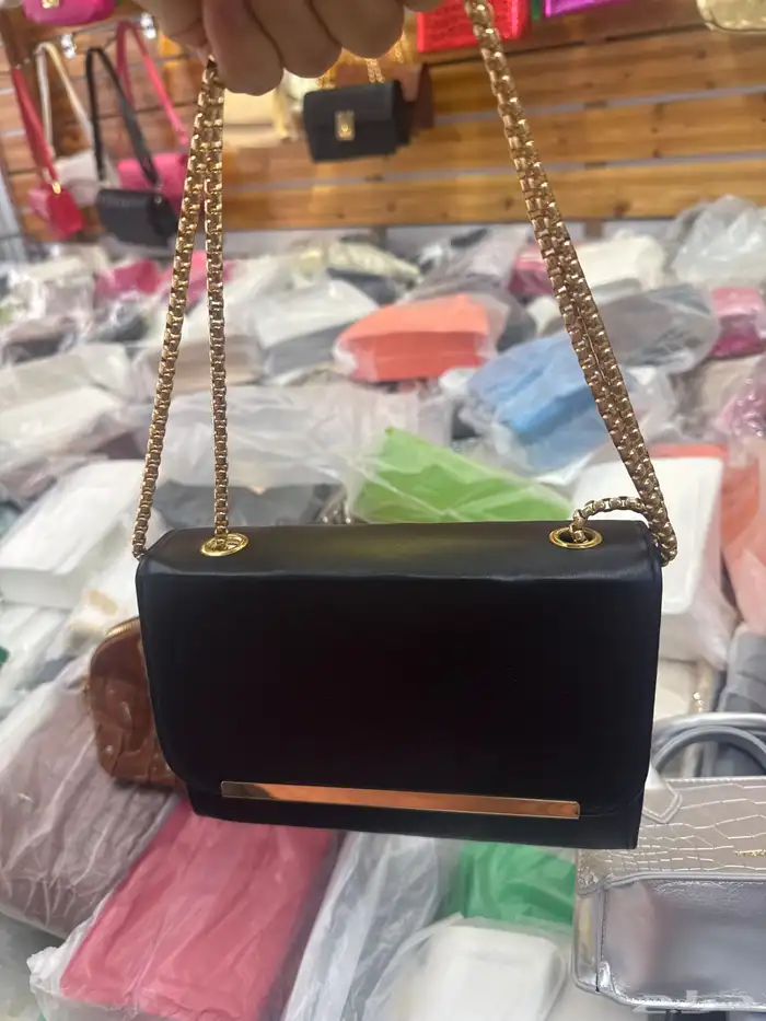 تصفية شنط نسائية جملة 1