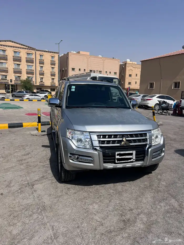 جيب باجيرو ربع 2018 GLS - مكينه كبيره 3.8 1
