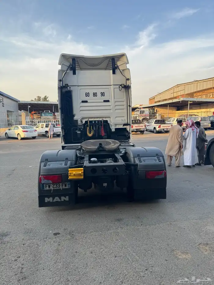 للبيع شاحنة مان 18510 موديل 2021 نظيفة جدا 5