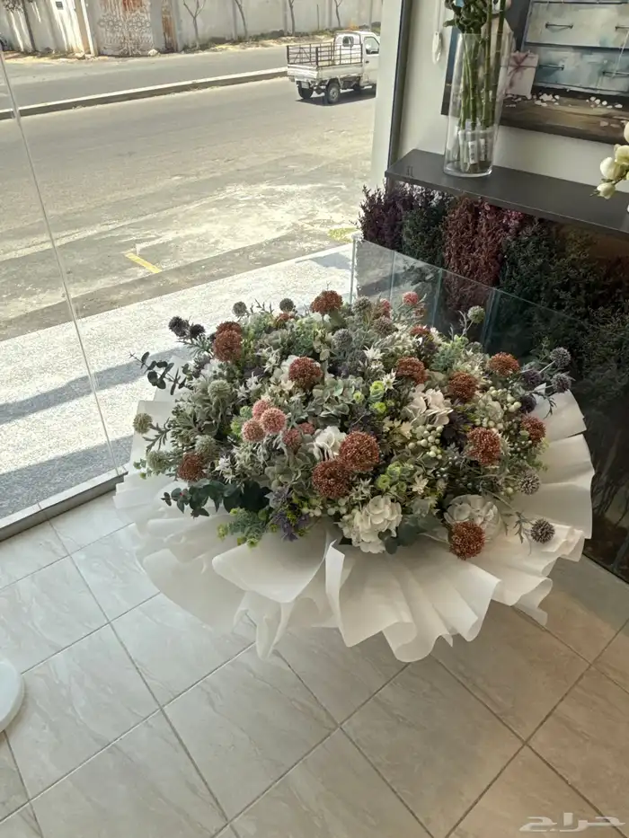 باقة عملاقة مكونة من 250 وردة صناعية 1