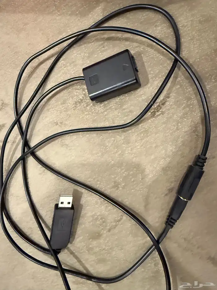 للبيع أحد أفضل كاميرات سوني A6400 شبه جديدة مع عدسة 3