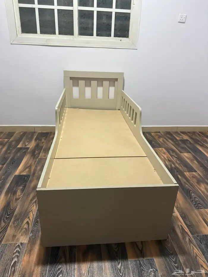 سرير للبيع بحاله ممتازه 0