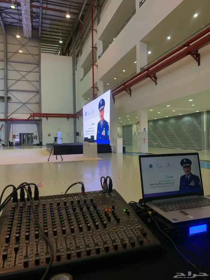 تأجير شاشات واضائات وصوت وستيج 0