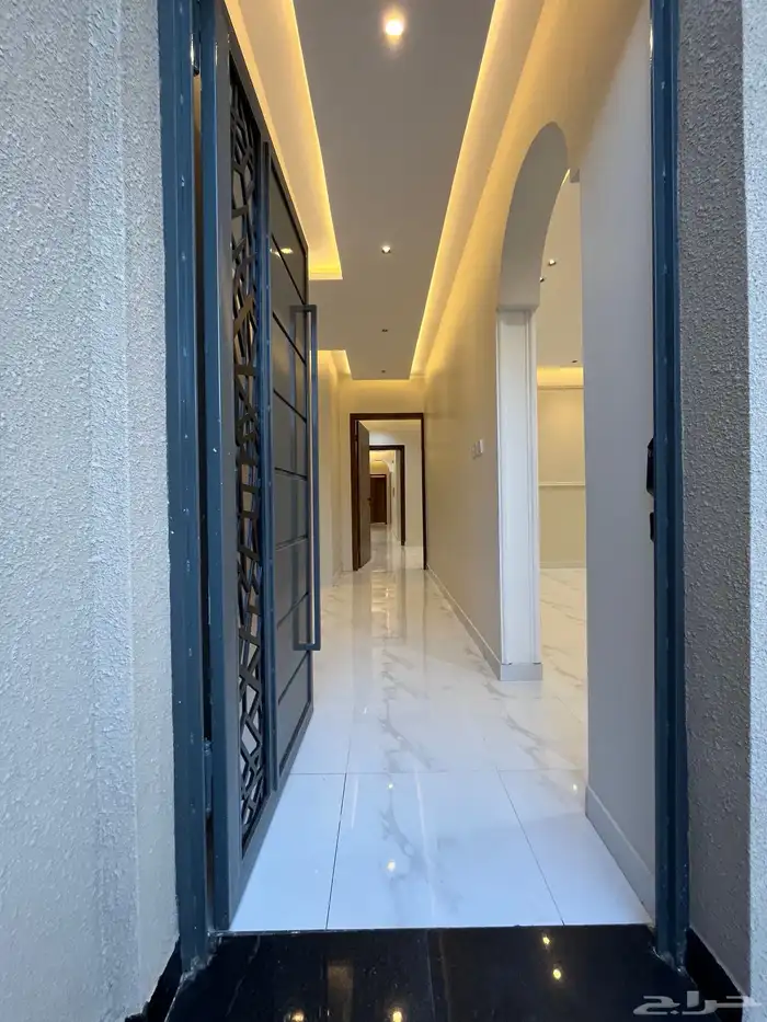 للبيع دور ارضي بحوش بمدخل سياره عماره دورين ب550 للصامل 4